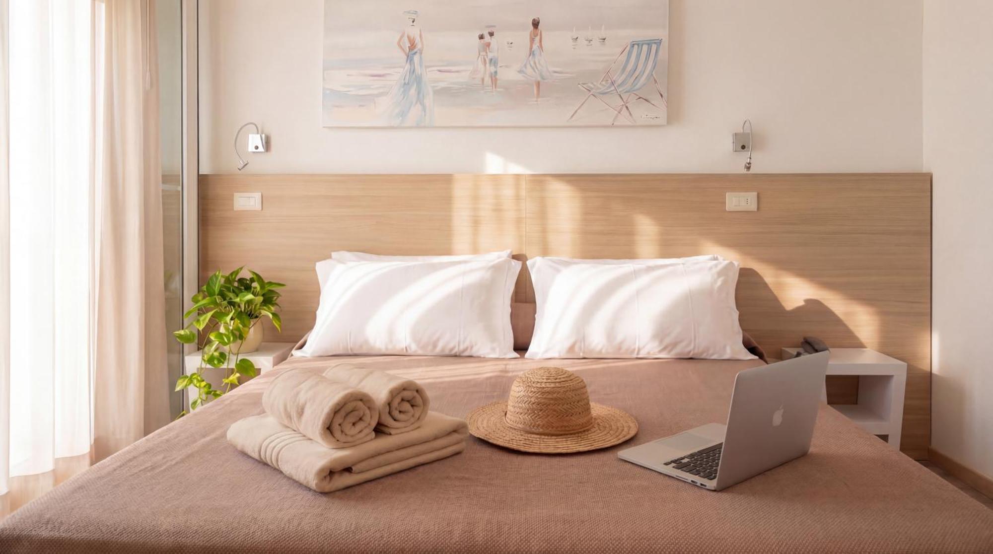 Double or Twin Room,1758453782:JPEG